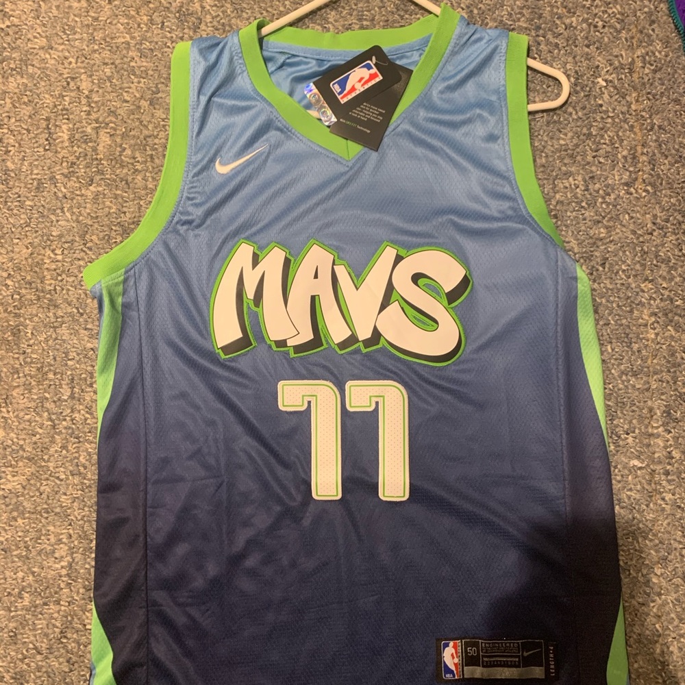 Brand new Luka Doncic Jersey Mens L
